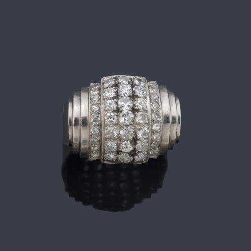 Anillo años '70 con cinco bandas de brillantes de aprox. 0,68 ct en total.