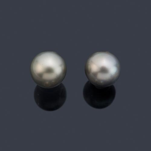 Pendientes con pareja de perlas Tahití de aprox. 11,23 mm y 11,10 mm en montura de oro blanco de 18K.