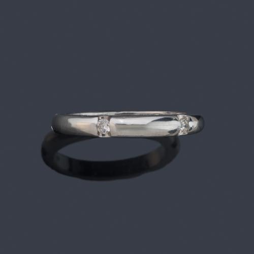 Alianza con brillantes de aprox. 0,18 ct en total en montura de oro blanco de 18K.