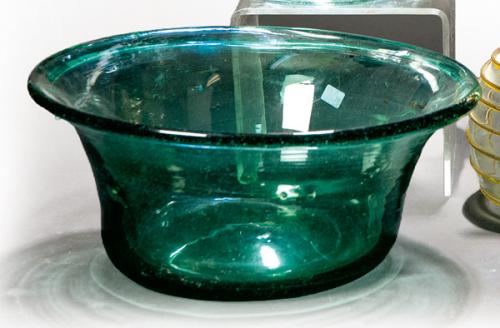 Gran cuenco de cristal mallorquín soplado de Gordiola esmaltado en verde.