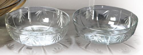 Pareja de centros en vidrio incoloro tallado con motivos geométricos Bohemia h. 1930