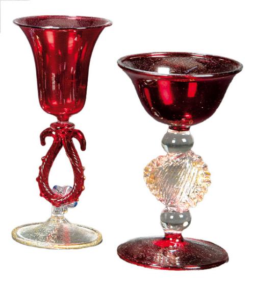 Dos copas de cristal de Murano de colección sopladas al aire y6 esmaltadas en rojo.