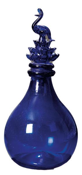  Botella periforme de cristal mallorquín de Gordiola azul cobalto con tapón de cresterías y pavo real.