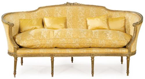  Canapé Napoleón III estilo Luis XVI en madera tallada, pintada y parcialmente dorada. Francia, segunda mitad del siglo XIX.