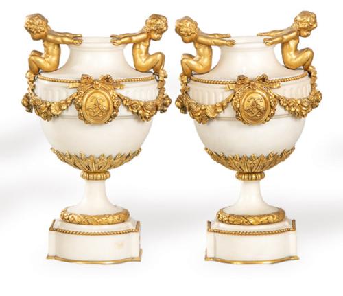 Pareaja de copas Napoleon III de mármol blanco y bronce dorado al mercurio, Francia h.1 850