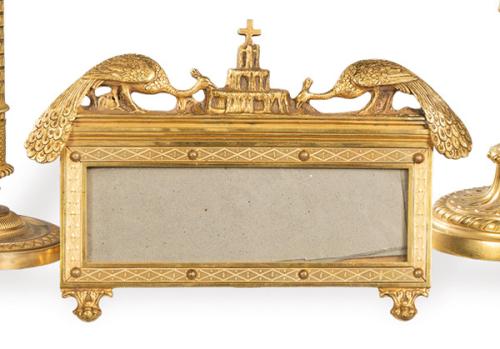 Porta retratos rectangualar de mesa,  de bronce dorado, Francia S. XIX.