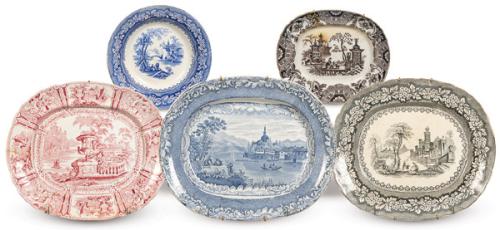 Conjunto de 5 platos y fuentes 4 de ellas de la Real Fábrica de Sargadelos (tercera época 1845-1862) comprende