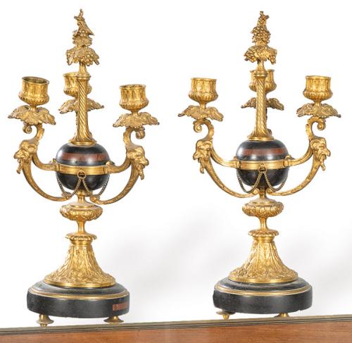  Pareja de candelabros de bronce dorado y patinado, Francia S. XIX.