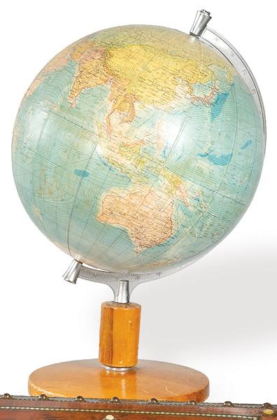 Globo terraqueo base de madera