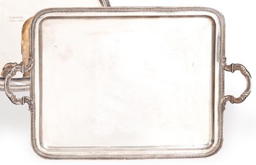 Bandeja rectangular con dos asas, de plata española 1ª Ley de Matilde Espuñes con marca comercial de G. Girod.