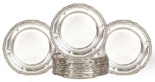 20 platos de pan de plata española punzonada 1ª Ley de Matilde Espuñes con marca comercial de C. Coda