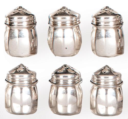 Juego de seis saleros y pimenteros individuales de plata Ley Sterling-