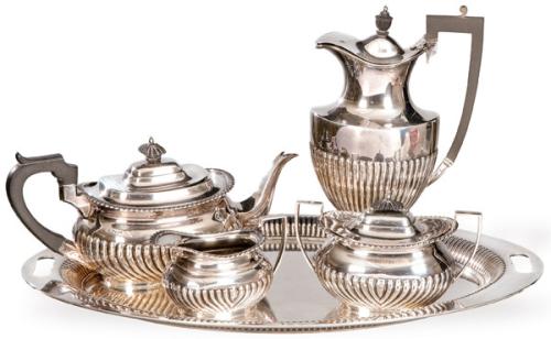 Juego de café y te de plata inglesa punzonada Ley Sterling de  Mappin and Webb, Sheffield 1910-1924.