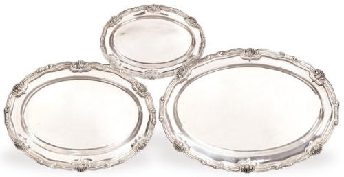 Juego de tres bandejas ovales de servir de plata española punzonada 1ª Ley.