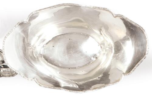 Panera oval de plata española punzonada Ley 916 de Espuñes con marca comercial de Pérez Hermanos primer tercio S. XX.