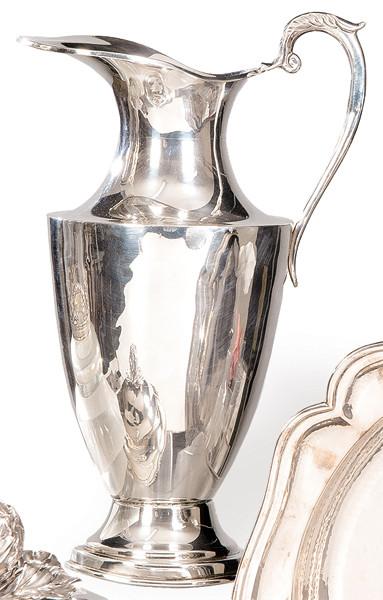 Jarra de plata mejicana punzonada Ley Sterling.