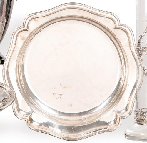 Bandeja circular honda de plata italiana punzonada Ley 800 de Tapparini, Verona.