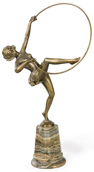  Mujer con aro art deco de bronce