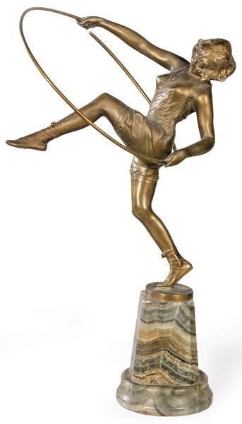  Mujer con aro bronce art deco bruno Zach