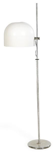 Lámpara de pie con estructura de pie metálico cromado con base circular pesada