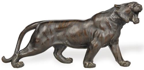 "Tigre Rugiendo" en bronce patinado, Japón Periodo Meiji (1868-1912)