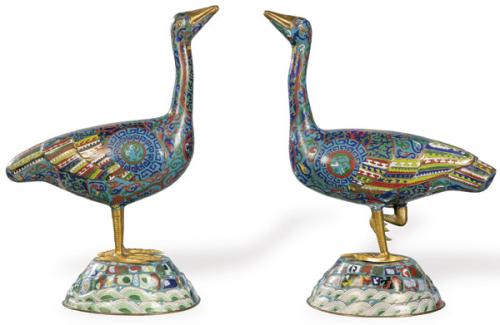  Pareja de ocas de esmalte champlevé, China primera mitad S. XX.