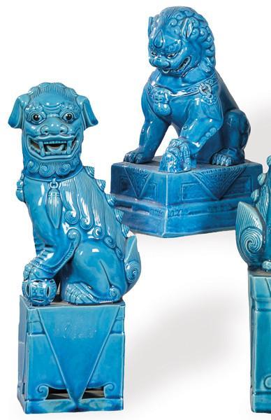  Dos leones de Foo en porcelana posiblemente europea vidriada en turquesa S. XX.