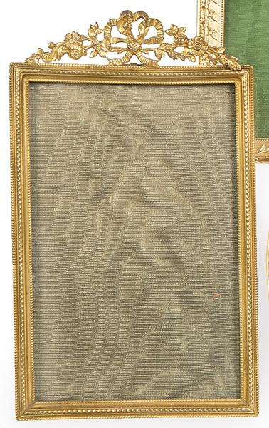 Porta retratos de mesa de bronce dorado estilo Luís XVI, Francia S. XIX