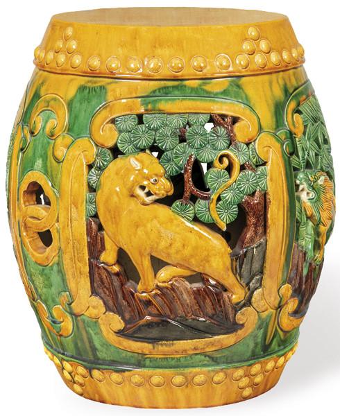  Asiento de jardín de porcelana china con esmaltes tipo Sancai S. XX