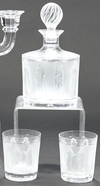 Garrafa y dos vasos de whisky de cristal de Lalique modelo Les Femmes Crystal h. 1970.