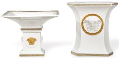 Conjunto de jarrón y centro de mesa Medaillon Meandre d'Or de Versace para Rosenthal studio-Linie en porcelana esmaltada en blanco y dorado.