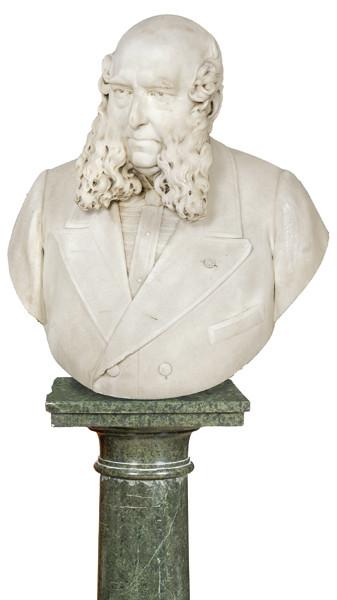 Busto de mármol caballero firmado