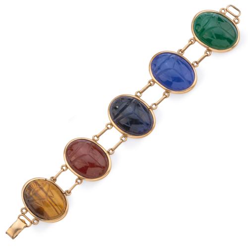 Pulsera años '70 con cinco motivos de escarabajos realizados con diferentes piedras duras.