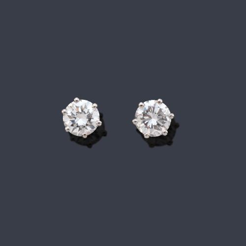 Dormilonas con pareja de brillantes de aprox. 1,18 ct en total.