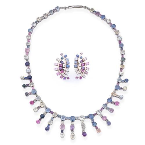  Collar y pendientes con zafiros azules y rosas, amatistas, citrinos y leucozafiros talla oval, cushion y calibrado.