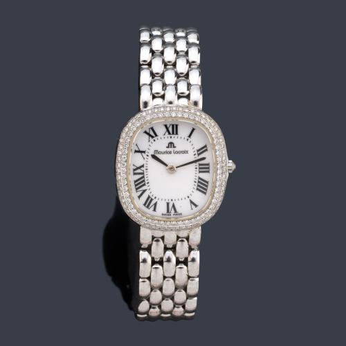 MAURICE LACROIX de señora con caja y brazalete en oro blanco de 18 K con brillantes.