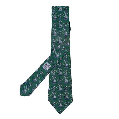 Corbata Hermés motivos de barcos en color verde.