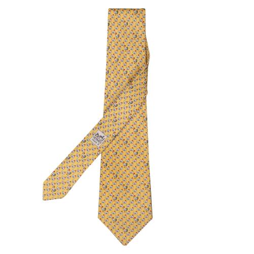Corbata Hermés motivos de gallinas y gallo en color amarillo.