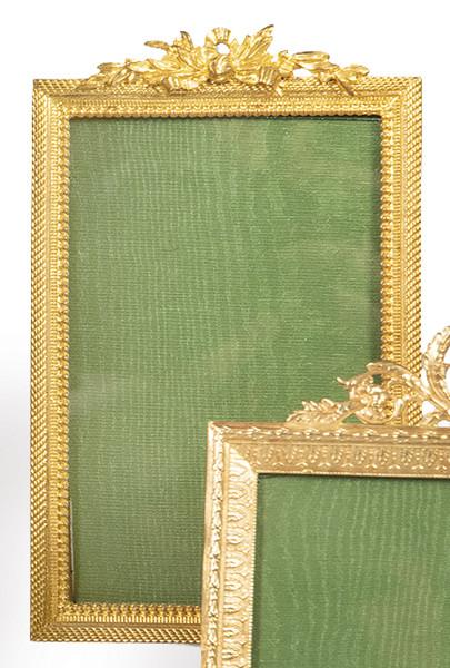  Porta retratos de mesa Luís XVI de bronce dorado al mercurio, Francia ff. S. XVIII.