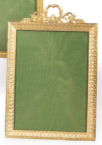  Porta retratos estilo Luís XVI de bronce dorado, Francia ff. S. XIX.