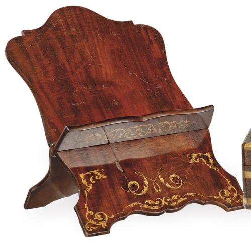  Gran atril plegable, época Carlos X en madera de caoba con marquetería de limoncillo, Francia h. 1830.