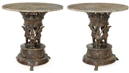  Pareja de guéridones  Napoleón III estilo Luis XVI, sobre pedestal con plinto cilíndrico en bronce pavonado,