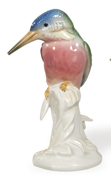  Figura de martín-pescador en porcelana, manufactura portuguesa de Vista Alegre.