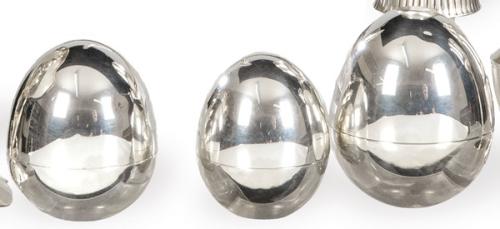  Juego de fumador formado por tres cajas en forma de huevo de plata española punzonada 1ª Ley.