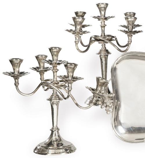 Pareja de candelabros de plata española punzonada 1ª Ley de Pasgorcy.