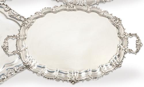 Bandeja oval con dos asas de plata española punzonada 1ª Ley de Matilde Espuñes.