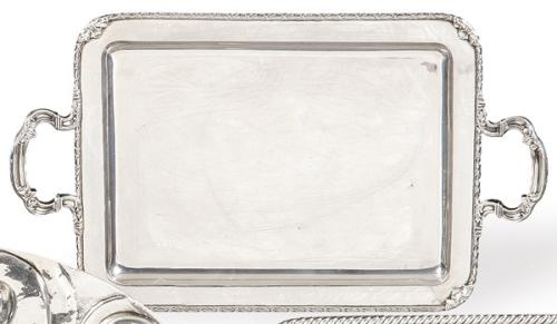 Bandeja rectangular de dos asas de plata española punzonada 1ª Ley de Espuñes.