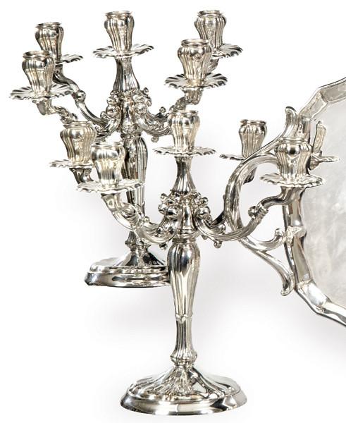 Pareja de candelabros de plata española punzonada 1ª Ley de Durán.