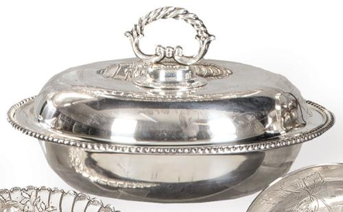 Legumbrera de plata española punzonada 1ª Ley de Matilde Espuñes.