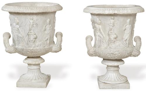  Pareja de copas Medici de marmol blanco talladas, Italia ff. S.XVIII pp. S. XX